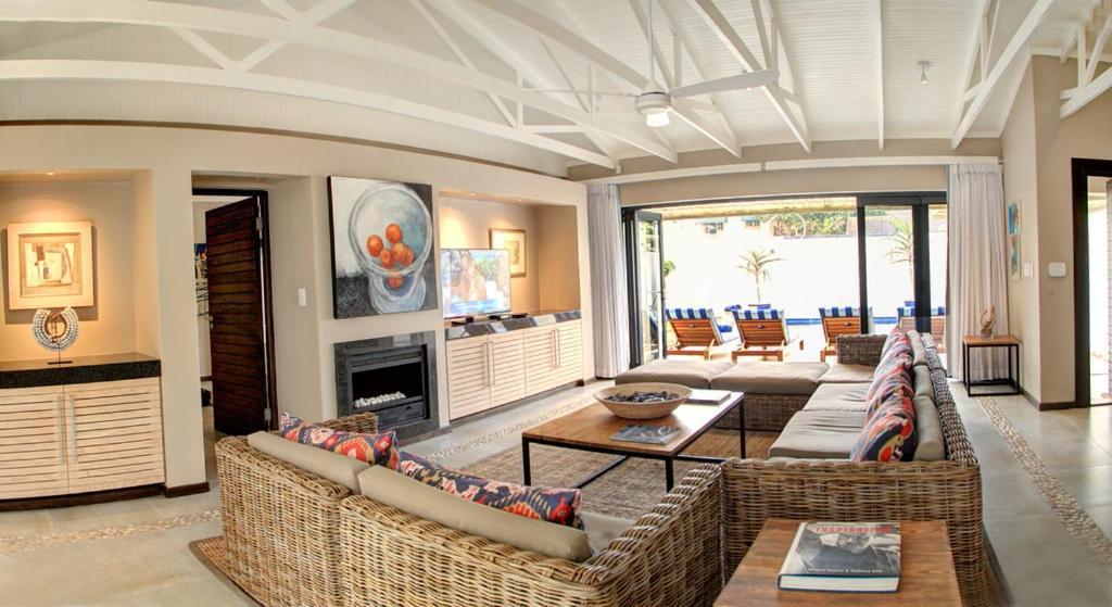Scallop Lodge Plettenbergbaai Buitenkant foto