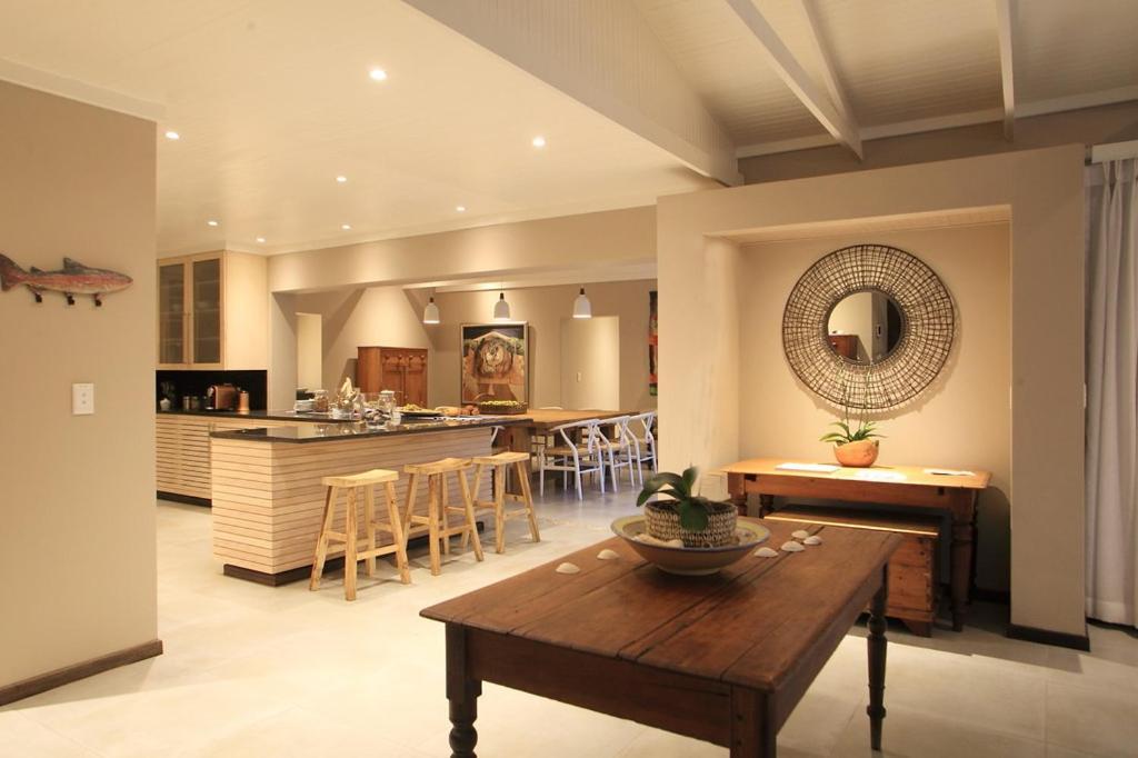 Scallop Lodge Plettenbergbaai Buitenkant foto